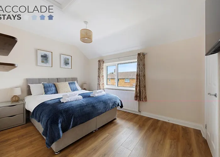 3 Bed, 2 Bath, Sleeps 6, With Free Parking & Wifi, Ideal For Contractors And Families